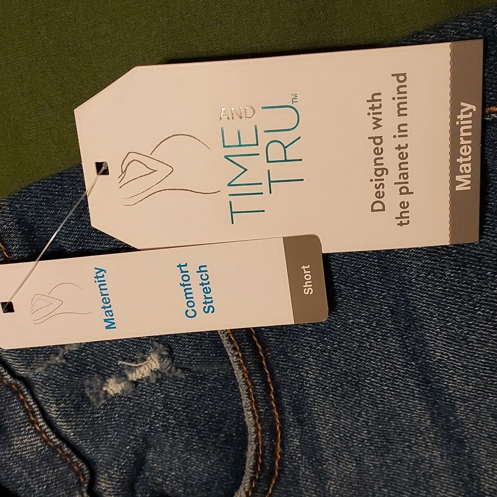 NWT Time and Tru Maternity Jean shorts - Picture 3 of 4